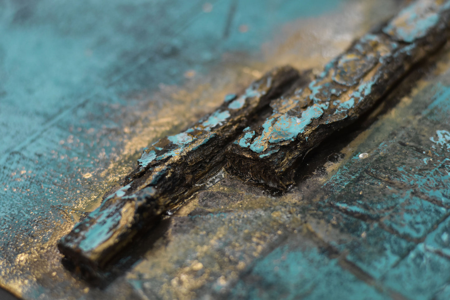 Golden Structures – Textured Abstract Painting with Bark | 90 x 45 cm | Edelgard Schroer