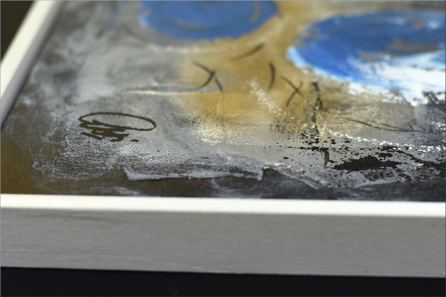 Free Flying – Abstract Blue Gold Textured Painting | 60 × 80 cm | Edelgard Schroer