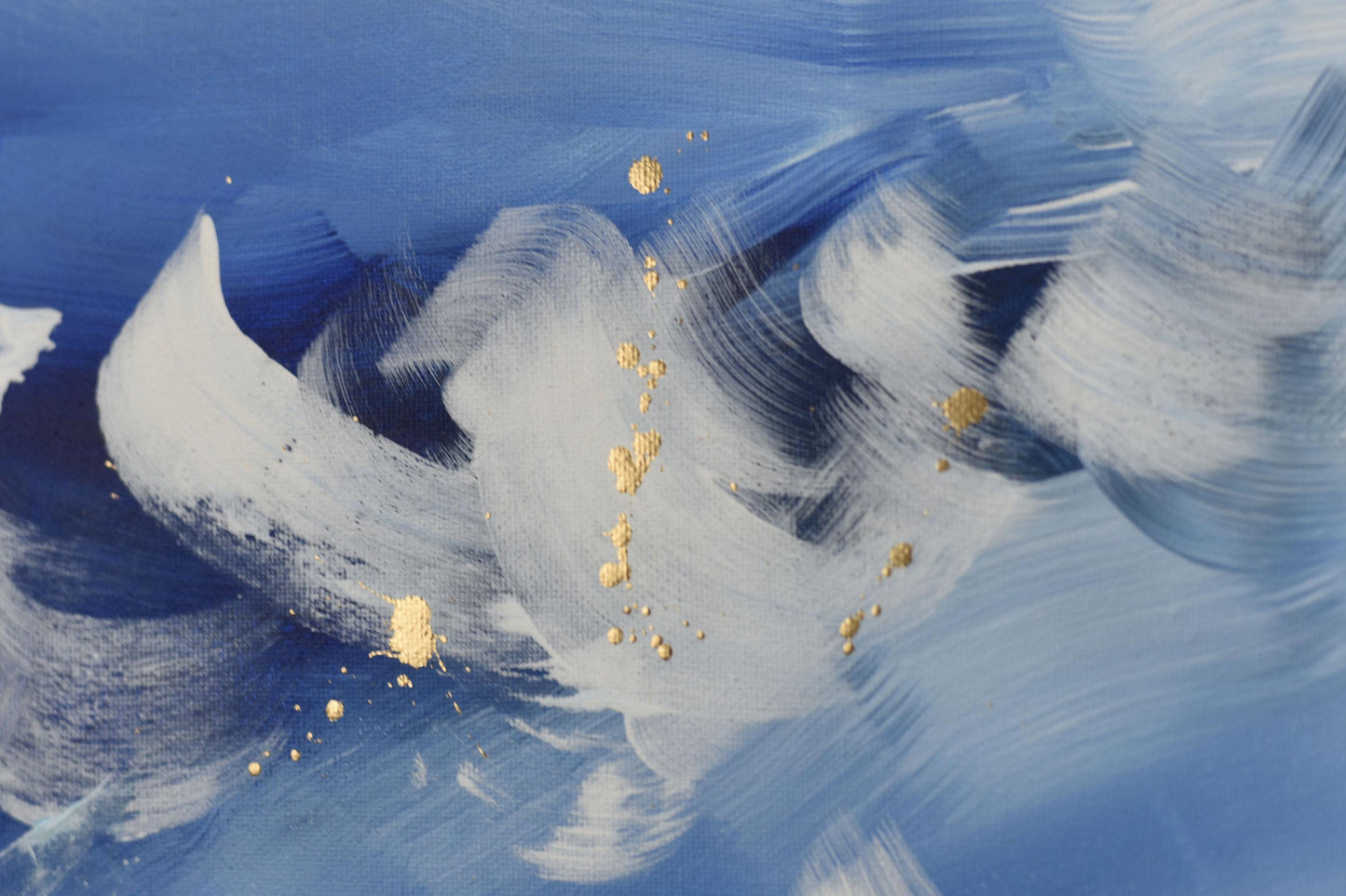 Azure Flow – Abstract Blue White Gold Painting | 123 × 43 cm | Edelgard Schroer