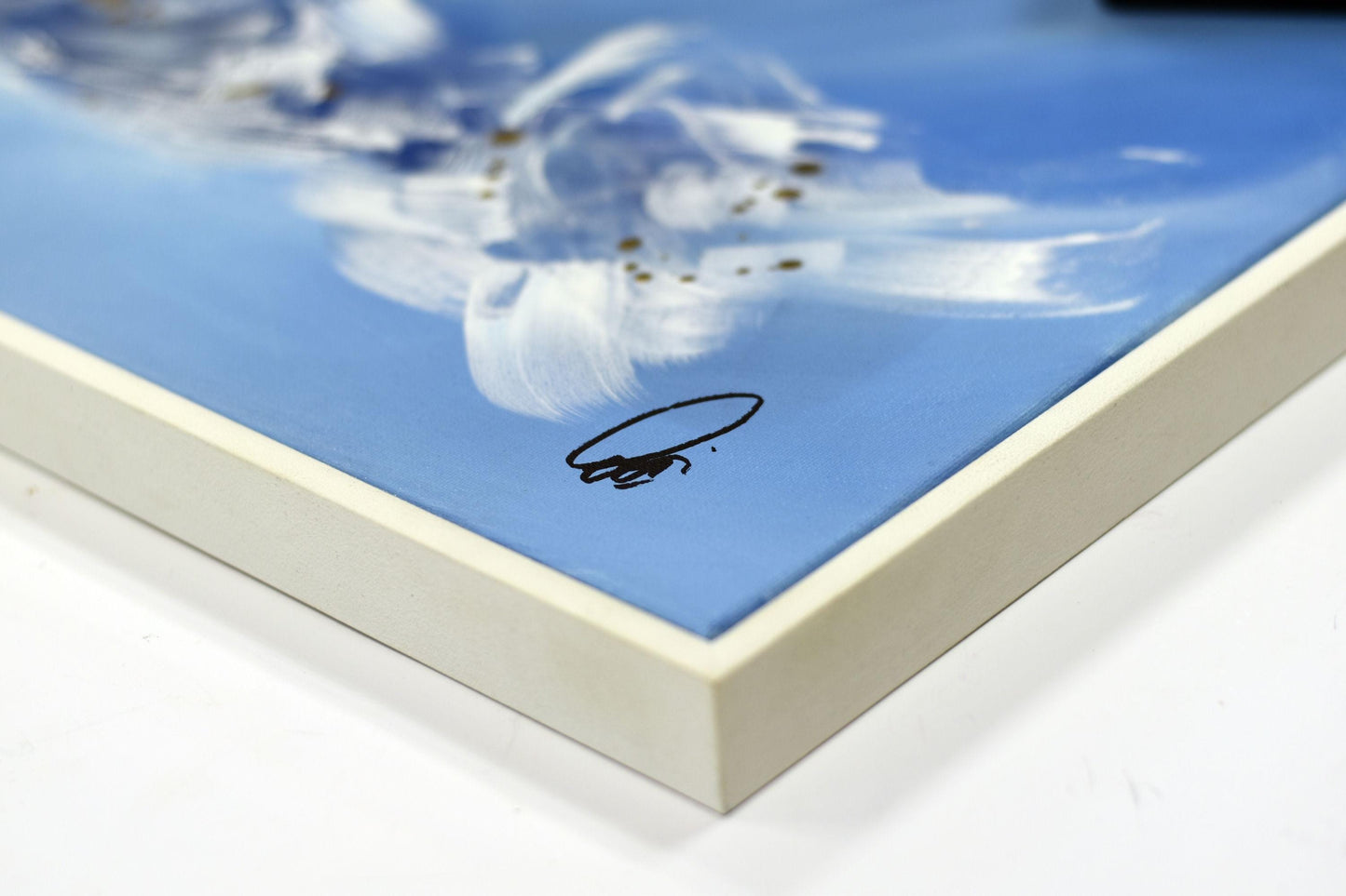 Azure Flow – Abstract Blue White Gold Painting | 123 × 43 cm | Edelgard Schroer