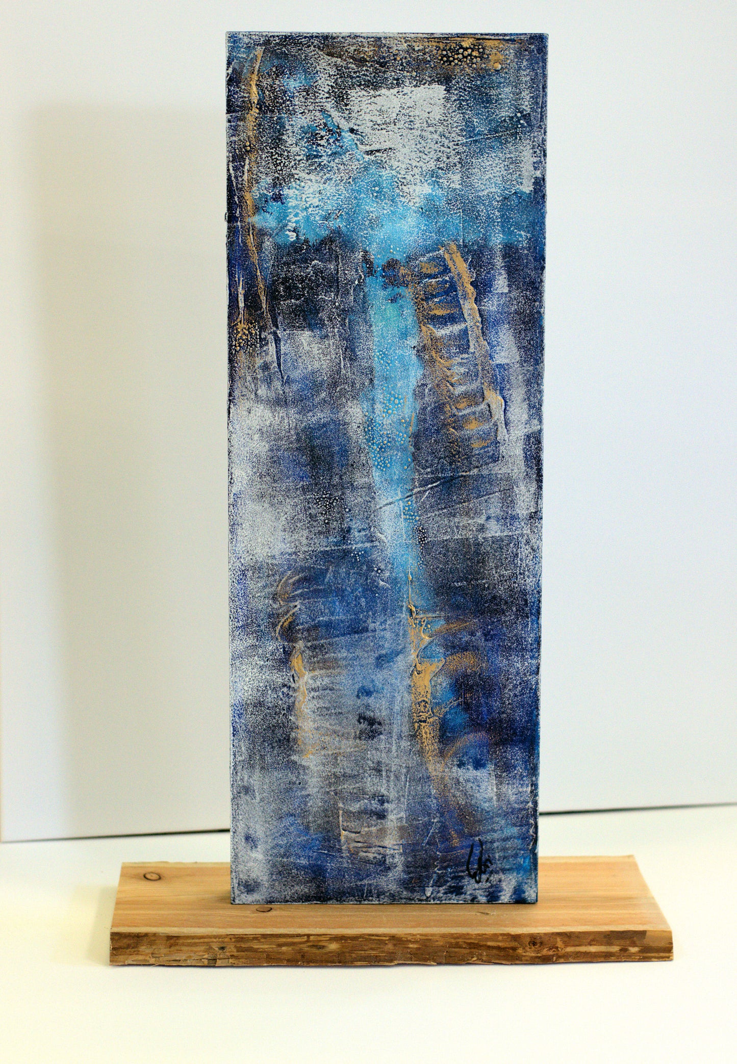 Blue Wishes – Sculptural Abstract Acrylic Painting | Freestanding Art by Edelgard Schroer