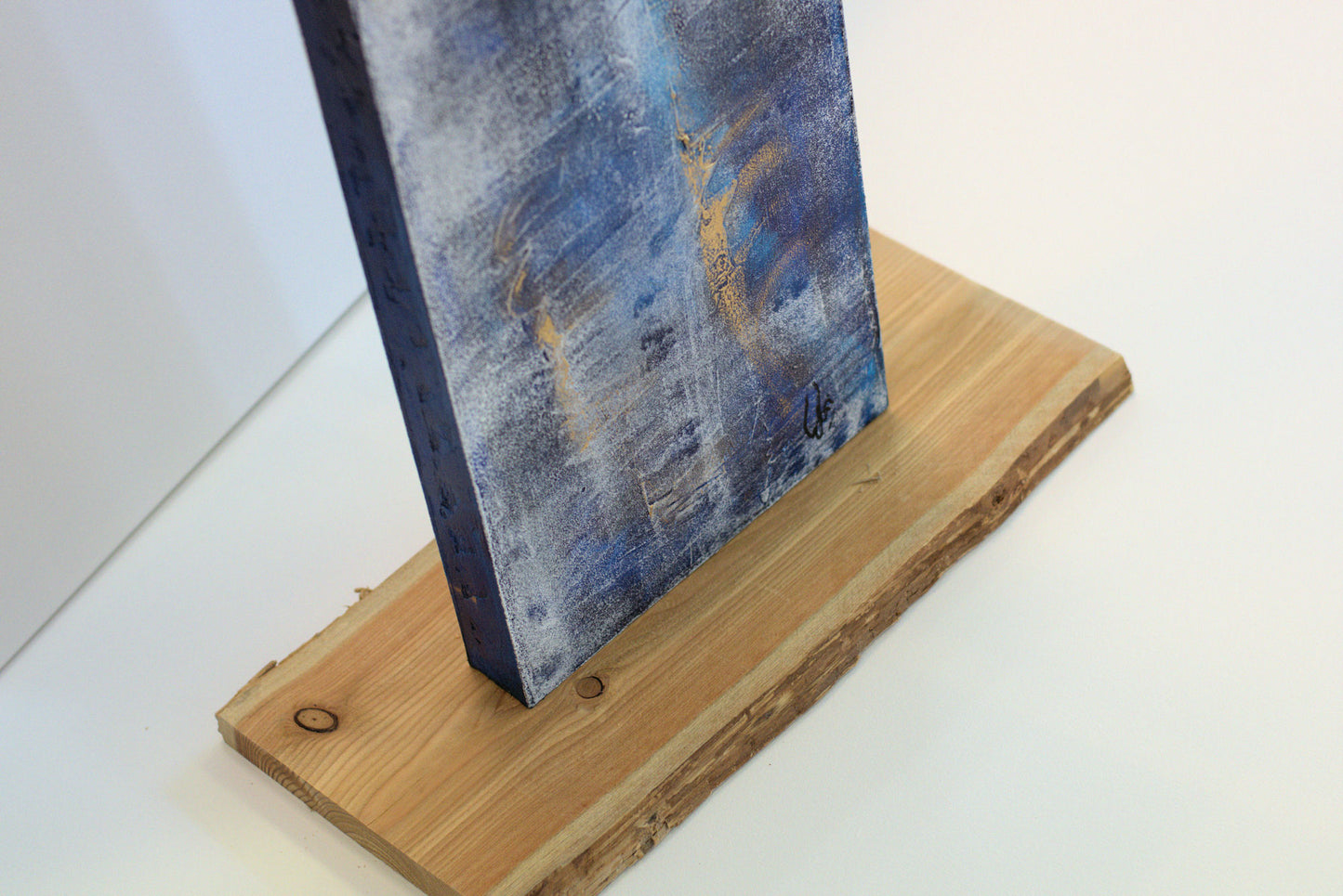 Blue Wishes – Sculptural Abstract Acrylic Painting | Freestanding Art by Edelgard Schroer