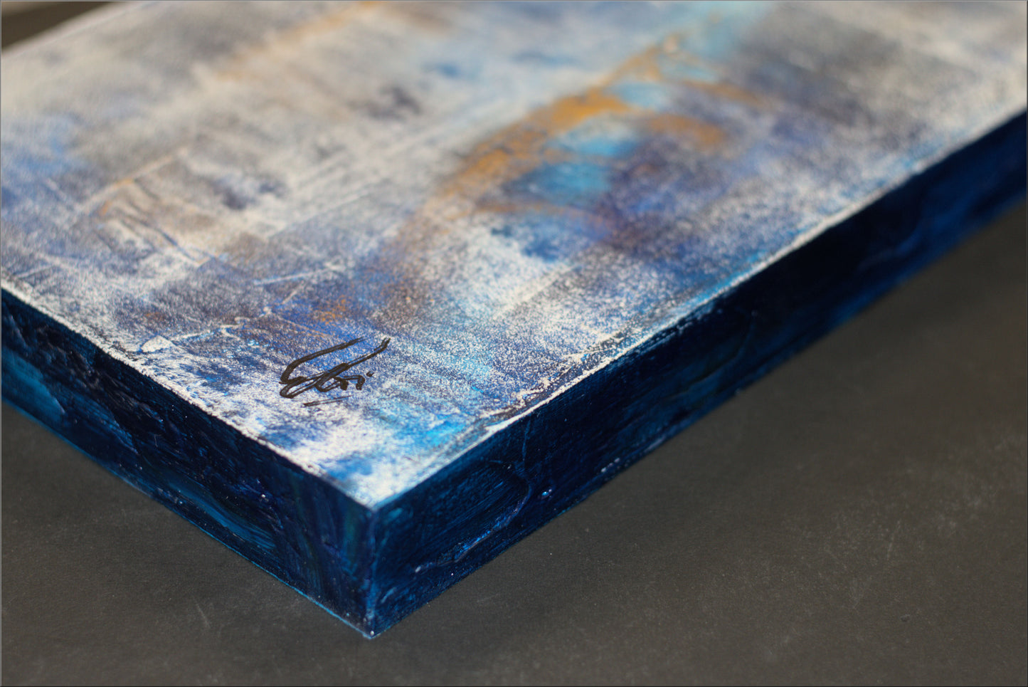 Blue Wishes – Sculptural Abstract Acrylic Painting | Freestanding Art by Edelgard Schroer