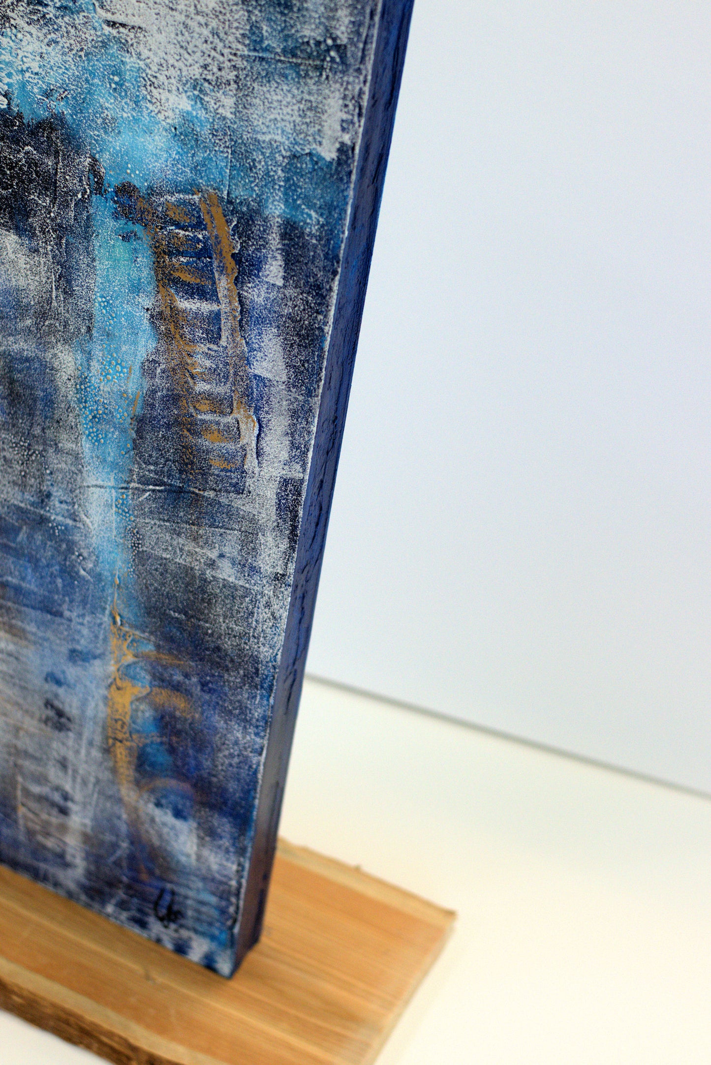 Blue Wishes – Sculptural Abstract Acrylic Painting | Freestanding Art by Edelgard Schroer